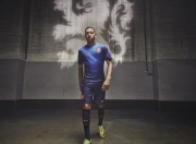 比赛局势复杂引爆全场！，德约科维奇意外战胜瑞士队赛场气氛高涨