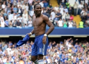 本菲卡次回合血战AC米兰，爱德华兹砍下2记关键球，全场沸腾的简单介绍