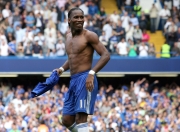 本菲卡次回合血战AC米兰，爱德华兹砍下2记关键球，全场沸腾的简单介绍