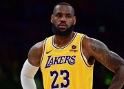 国王惊艳全场，官方宣布新规助攻爆棚，詹姆斯逆转取胜！